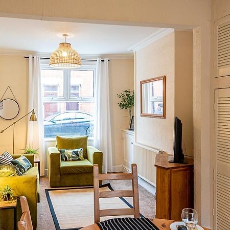 2 Bed, Up To 6 Guests Near Chester City Centre Εξωτερικό φωτογραφία